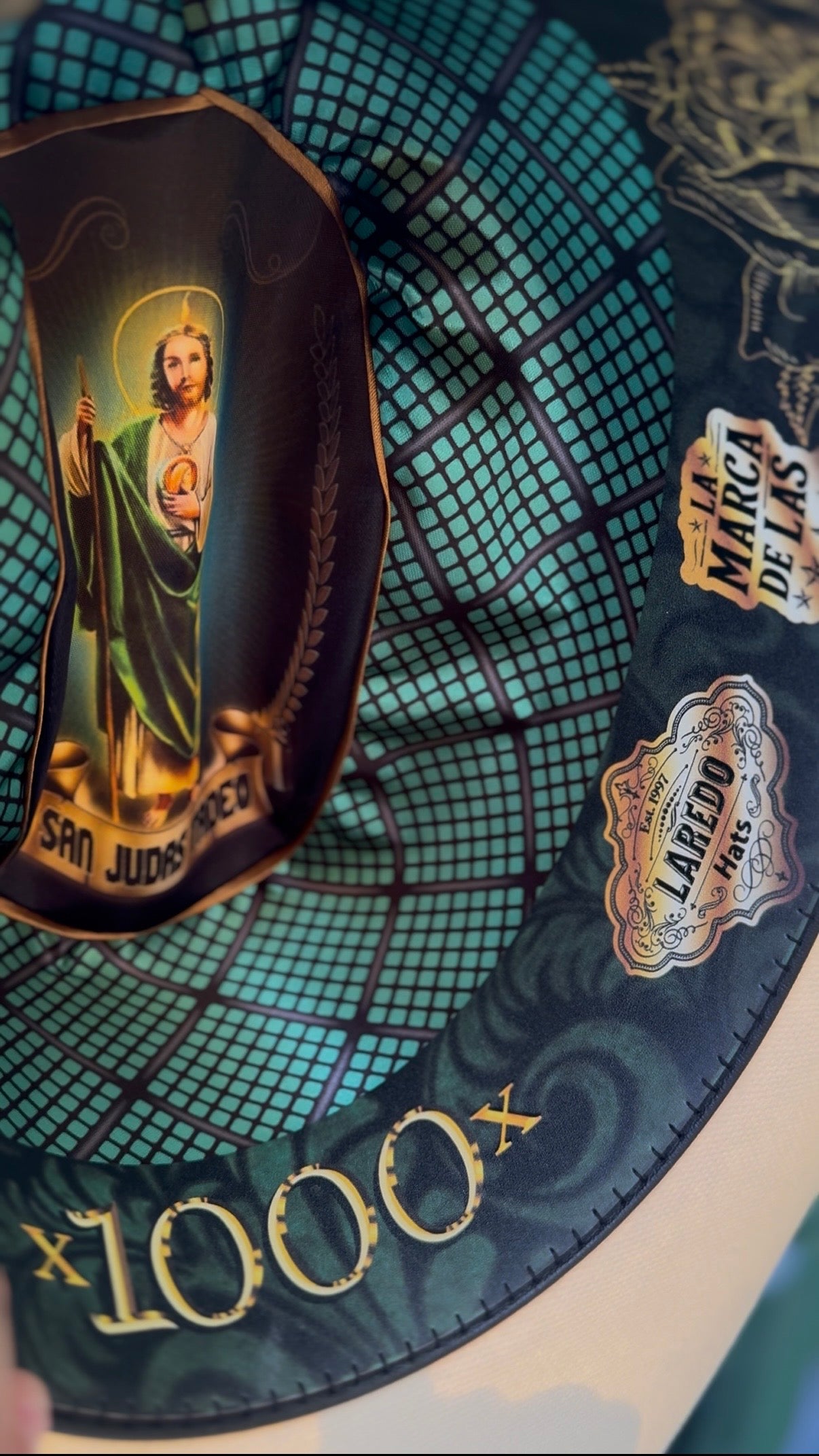 Laredo 1,000x Edición Especial SAN JUDAS TADEO