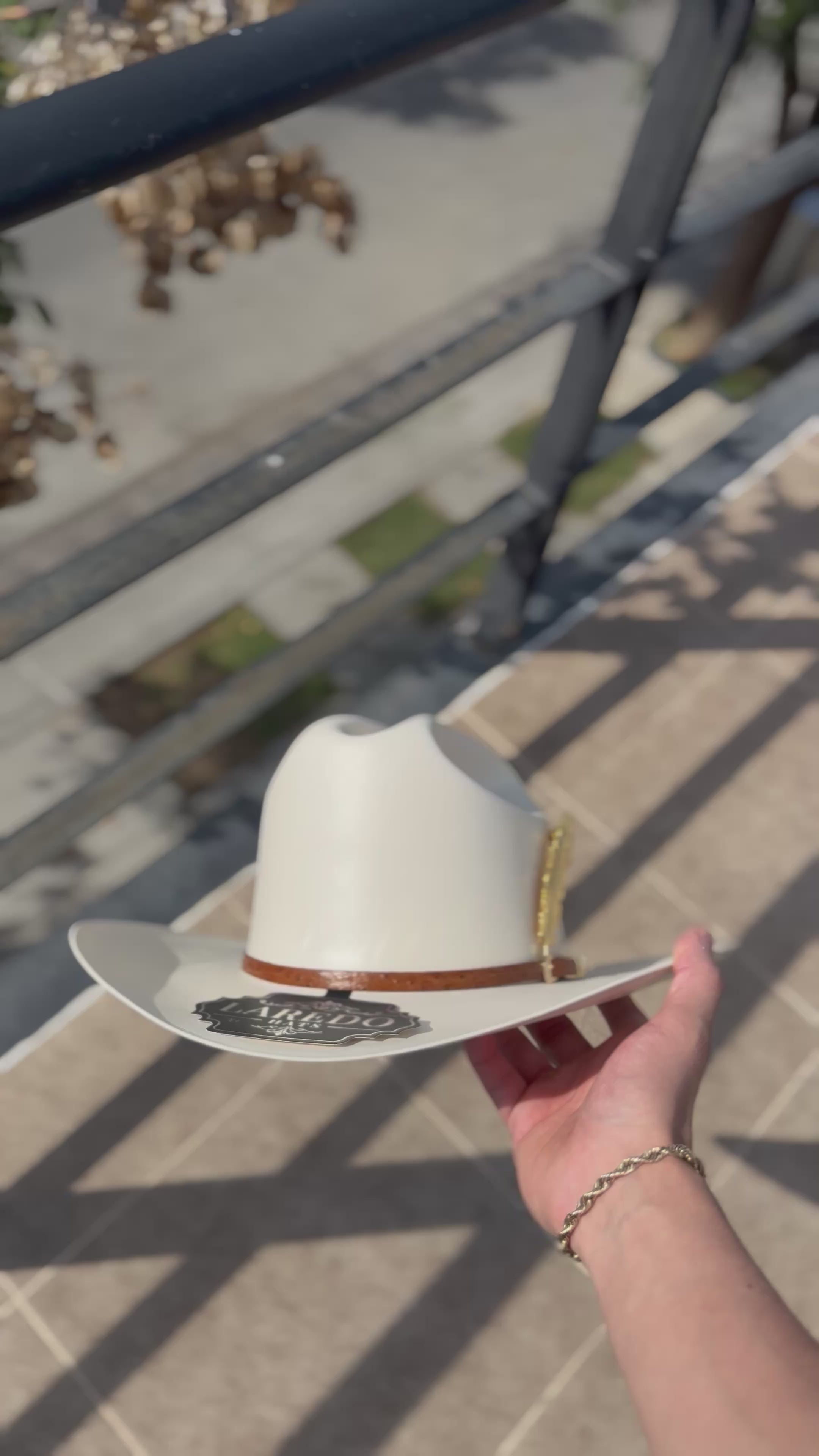 Laredo 5,000x Gold Alpaca